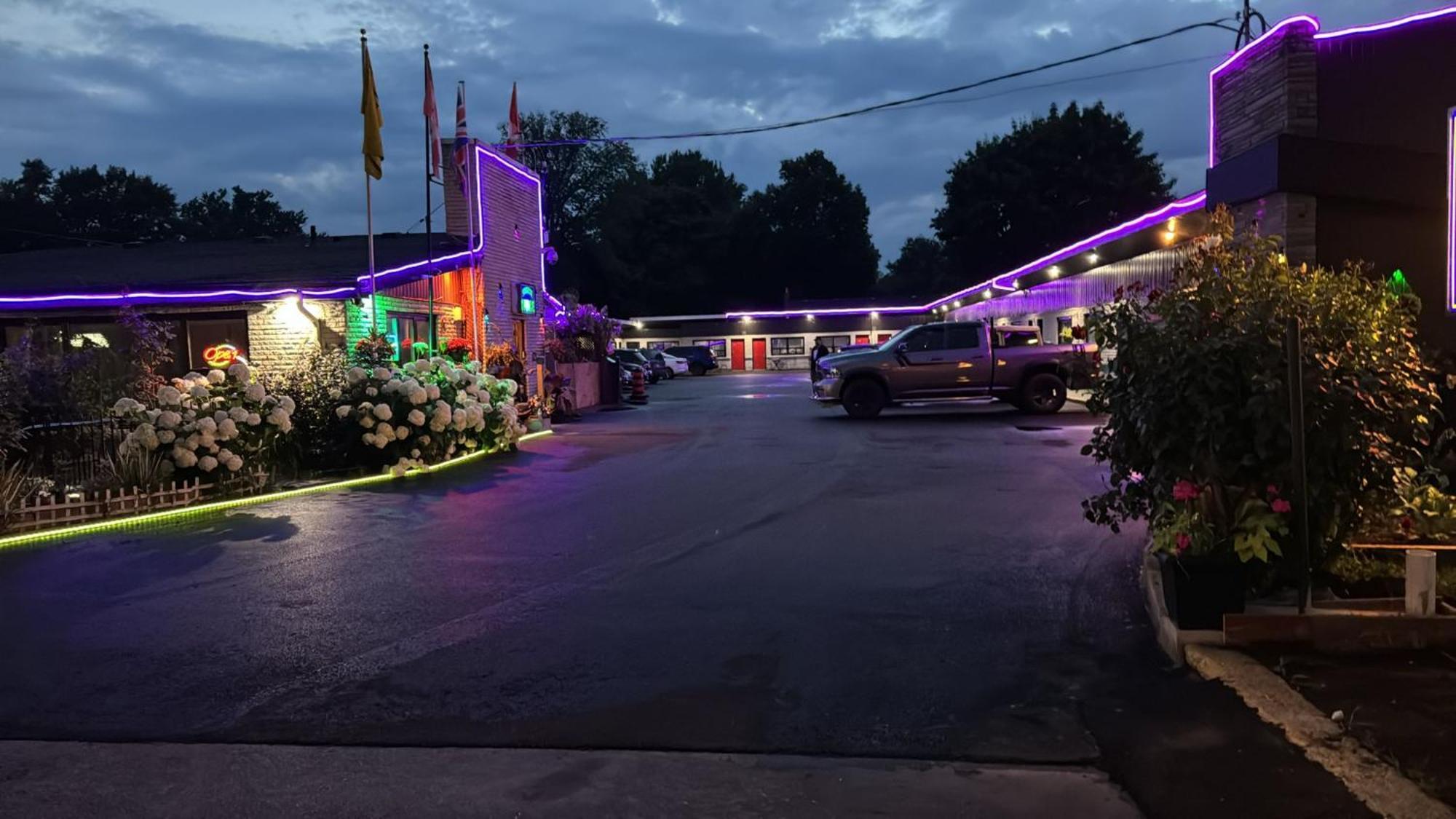 Crestwood Motel Burlington Ngoại thất bức ảnh